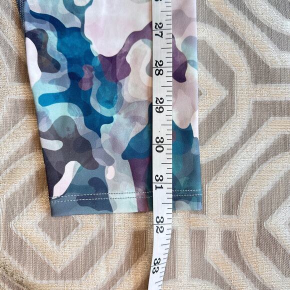 SPANX Booty Boost Active Painted Camo Pink Multi Active Printed ⅞ leggings NWT - Picture 4 of 10